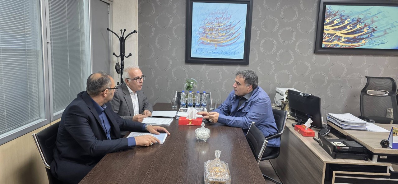دیدار مشاور ارشد رئیس سازمان بازرسی کل کشور به همراه رئیس هیأت مدیره پست بانک ایران با مدیرعامل صندوق رفاه و تأمین آتیه کارکنان و بازدید از شعبه میرزای شیرازی بانک